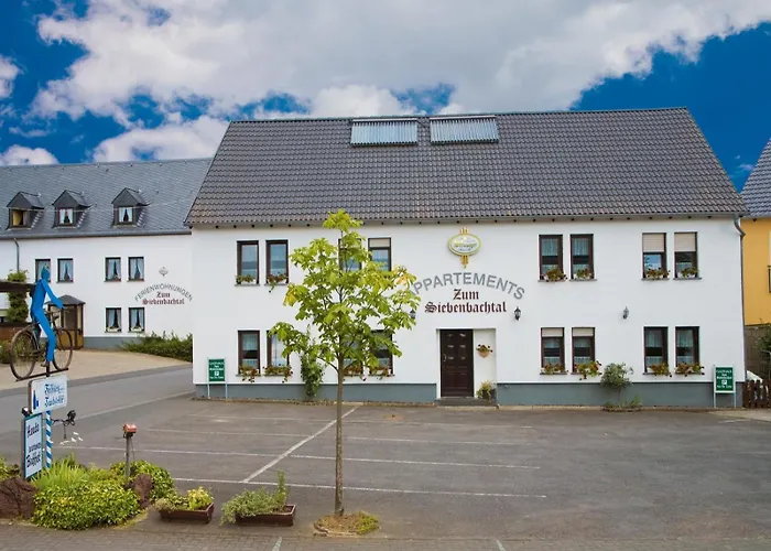 Landgasthof Zum Siebenbachtal 게스트하우스 Strotzbüsch